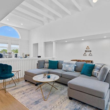 Stylish Phoenix Townhome - Foosball Table, Laundry, Parking! Esterno foto