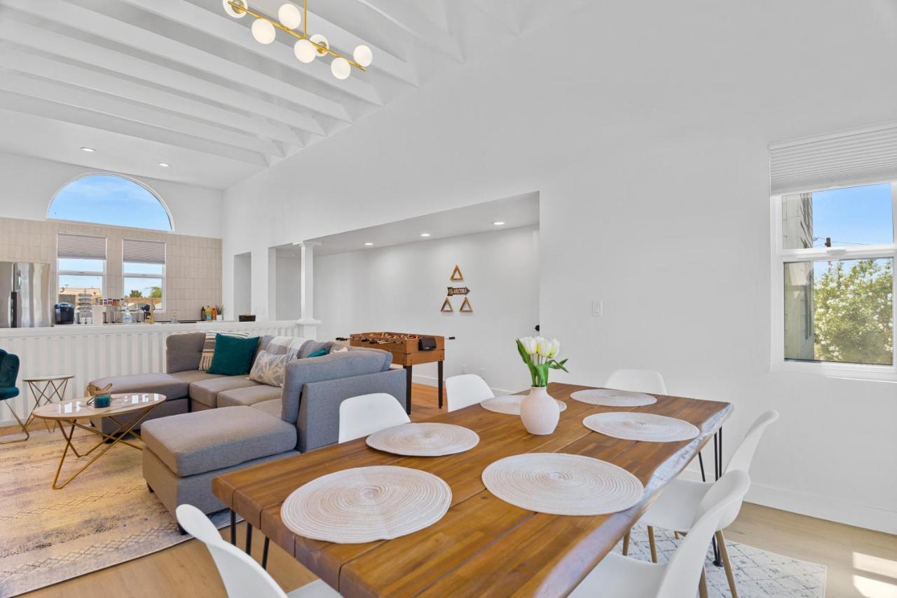Stylish Phoenix Townhome - Foosball Table, Laundry, Parking! Esterno foto