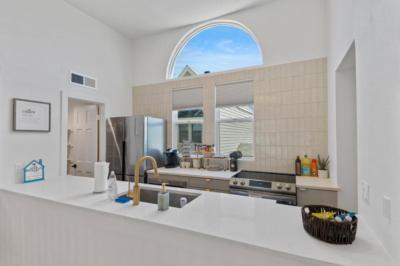 Stylish Phoenix Townhome - Foosball Table, Laundry, Parking! Esterno foto