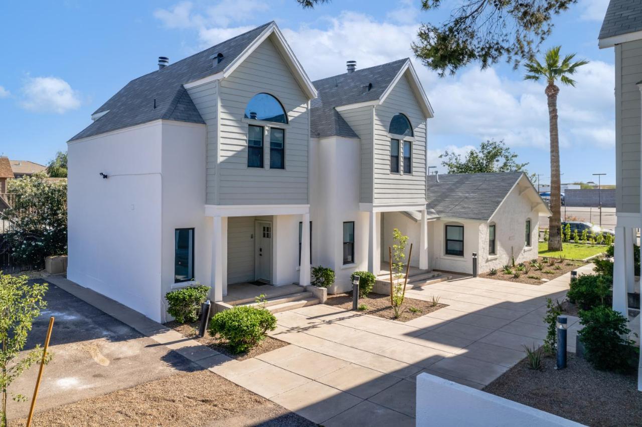 Stylish Phoenix Townhome - Foosball Table, Laundry, Parking! Esterno foto