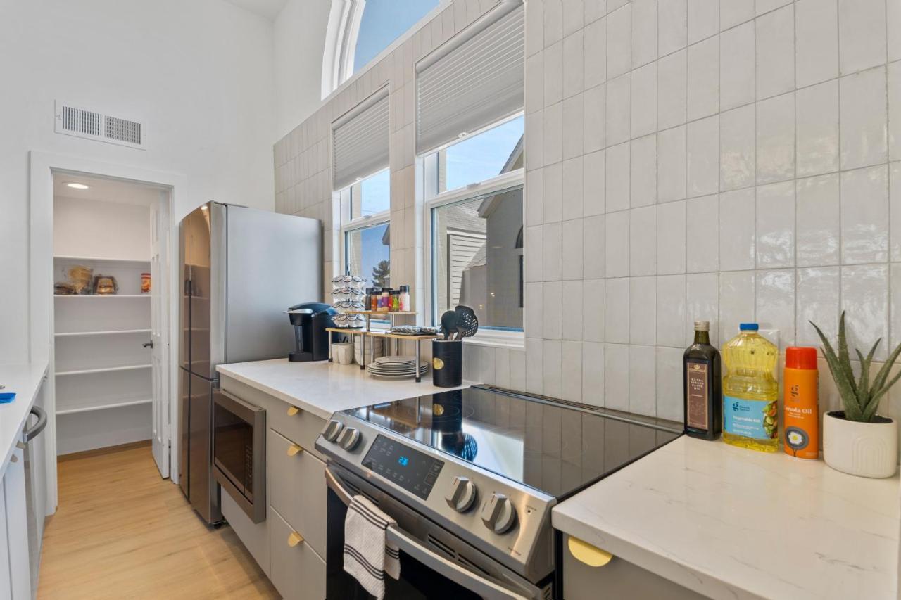 Stylish Phoenix Townhome - Foosball Table, Laundry, Parking! Esterno foto